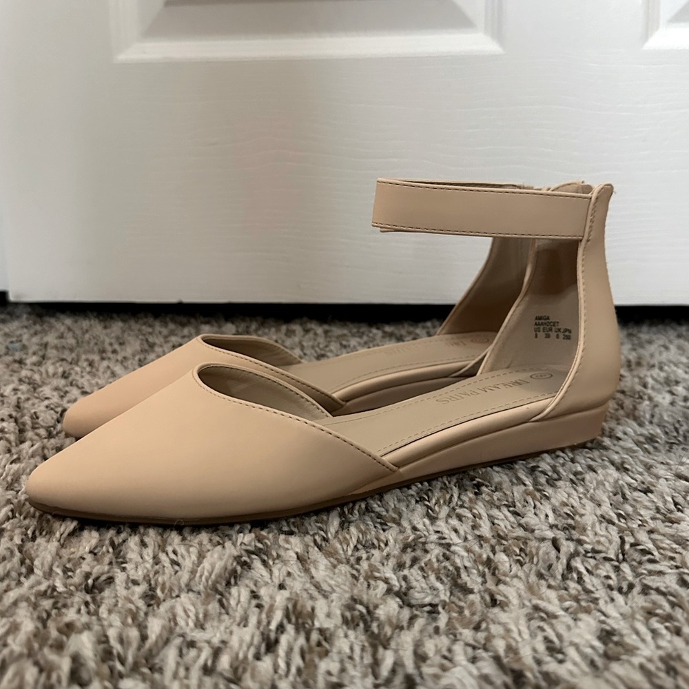 Nude Flats, Women’s shoes size 8, faux leather, work shoes dress shoes, summer
